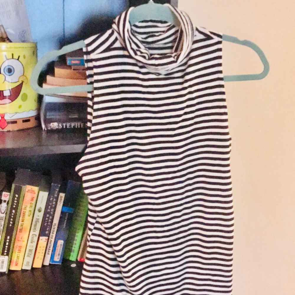 Sleeveless Paris-Inspired Mock Turtleneck